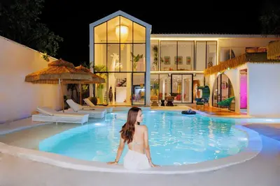 Image de Fira Villa|Sukhumvit|7 Bedrooms|Luxury Theme Pool villa