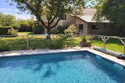 Image de La Chaumière du Cerisier - maison de charme à la campagne avec piscine