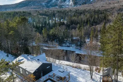 Image de P'tit Plateau|Vallée Bras du Nord|Vue|Sauna|Rivière|Foyer|Recharge Ev|Vélo|Kayak
