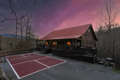 Image de Pickleball+Golf Sim+Fire Pit+Hot Tub+Sauna+Incredible Mountain Views! !