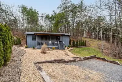 Image de Whiskey Stone - Hot Tub, Fireplace, Grill & Arcade
