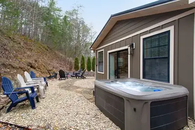 Image de Whiskey Barrel w/ Hot Tub, Arcade Game & Fire Pit!