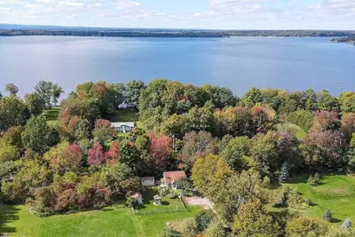 Image de Storybook Cottage in the Champlain Islands: Comfort and Serenity w\/ Wi-fi & A\/C