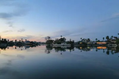 Image de Charming 3 Bedroom Lake Front House With Fast Wifi In Discovery Bay