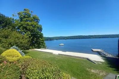 Image de Summer Escape on Candlewood Lake – Private Beach, Hot Tub & Cozy Cottage!