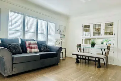 Image de A fully renovated Downtown San Jose Victoria Charm with Ac