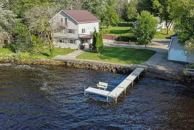 Image de PeT FrienDly, Renovated Lake Home W\/ Gr8 SWIMminG