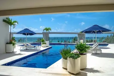 Image de 1 Br. | Steps from the beach | Roof w/Ocean view