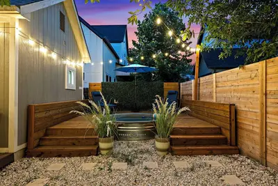 Image de Cloud 9 Bungalow - Cowboy Pool & East Downtown