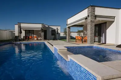 Image de Luxury Villa Blue Sky with Pool & Jacuzzi