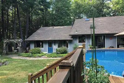 Image de New! Spacious 3-bedroom house with pool and fenced yard in Woodstock