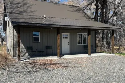 Image de Private and quiet, Dry Creek Cabin
