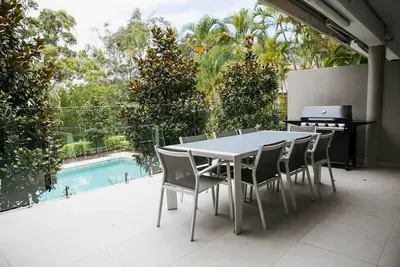 Image de Enjoy the convenience of direct access to pool from your private balcony.