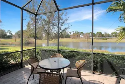 Image de Gorgeous lakefront home in Esplanade Golf & Country Club in Lakewood Ranch - Palm Meadow