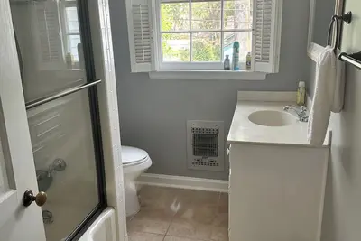 Image de Charming 4-bedroom house with WiFi, Ac in fantastic Savannah