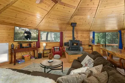 Image de Charming secluded cabin with indoor spa in amazing Idyllwild-Pine Cove