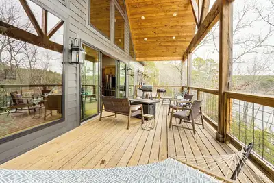 Image de Lake Views & Golf Access at Secluded Drasco Lodge