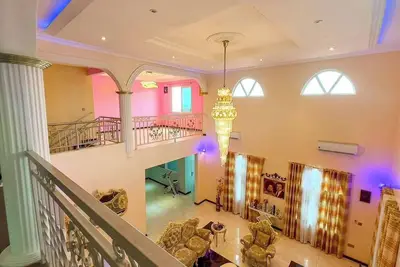 Image de 6+ Bedrooms, Mansion Accra