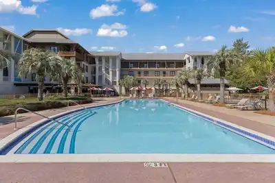 Image de Spacious 3br Condo | Walk to Beach | Pool, Hot Tub & Balcony Views