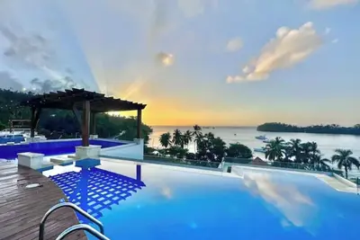 Image de Serene Apartment in Samana, w/view of Bay, pool, gym &\n WiFi