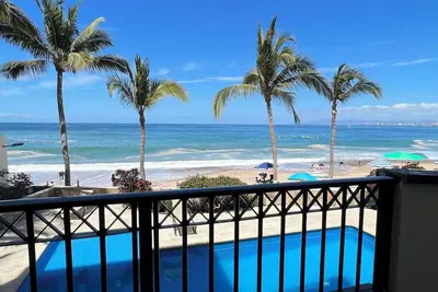 Image de Condo de 2 chambres, directement sur la plage Camarones, vue sur la mer!