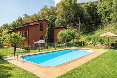 Image de Maison de vacances 'La Montse' avec vue sur les montagnes, piscine privée et Wi-Fi
