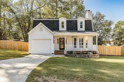 Image de Charming 3-bedroom house in Martinez with WiFi and Ac 12 minutes from Masters