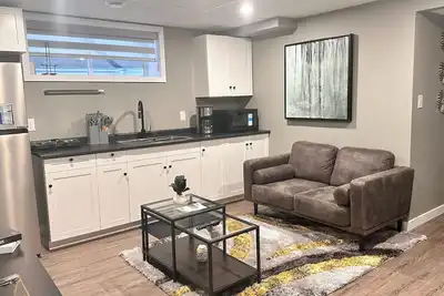 Image de Serenity meets class: Entire Basement Suite in Winnipeg