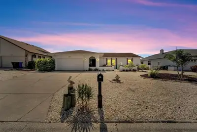 Image de Charming 3-bedroom house in lovely Apollo Beach with pool and boat lift