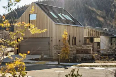 Image de Brand-new modern 4-bed, 4-bath lakeside retreat in Tekapo with stunning views!