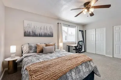 The Oak & Ivy\/3bds\/Gpkg\/Access to Skiing & Slc