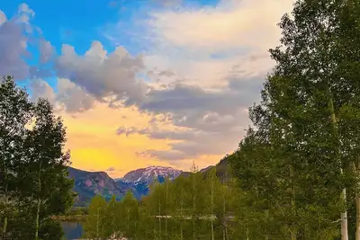 Image de Beautiful 5 bedroom home in Grand Lake with stunning views