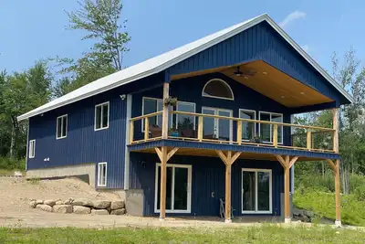 4-bedroom house in tranquil Danbury with WiFi, Ac. Enjoy a peaceful getaway