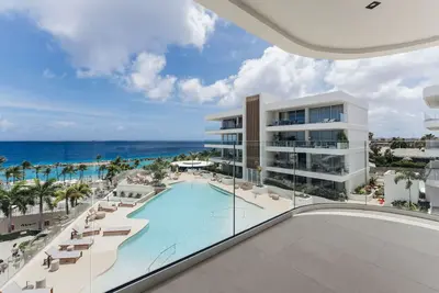 Image de Lux 3bd Condo One Mambo Beach 35 by Bocobay
