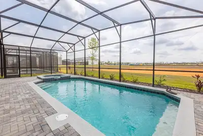 Image de Book August & Save! Windsor Cay 8br Luxury Pool Home – Near Disney