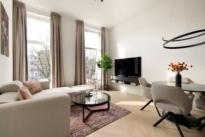 Image de Luxury apartment in the heart of Rotterdam. offering elegance, comfort and modern amenities.
