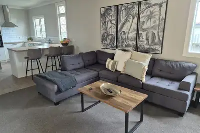 Image de Central, for Large Groups! – Completely Renovated