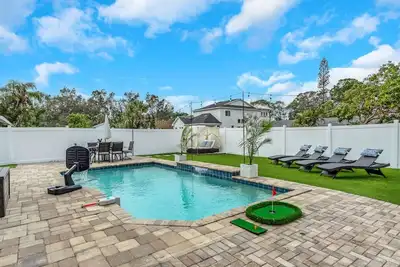 Image de Palm Breeze Luxury * With E-Bikes & Heated Pool! *