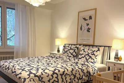 Image de New renovated 2-bedroom City Apartment with Free Parking