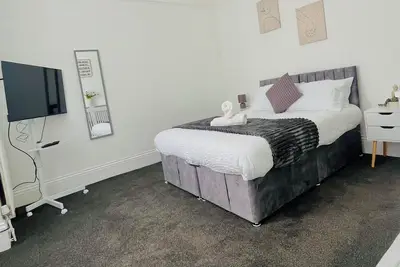 Image de Right in the heart of Portsmouth, less than 10 minutes walk from the beach!