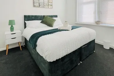 Image de Right in the heart of Portsmouth, less than 10 minutes walk from the beach!