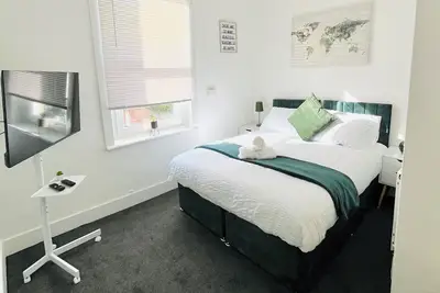 Image de Right in the heart of Portsmouth, less than 10 minutes walk from the beach!