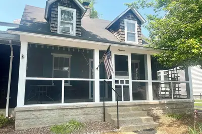 Image de Charming Ocean Block Cottage, Steps to Beach & Boardwalk, Porch, Parking & More!