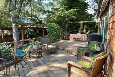 Image de Dog-Friendly Beach Cottage w/ Hot Tub, Fenced Yard & Steps to the Shore!