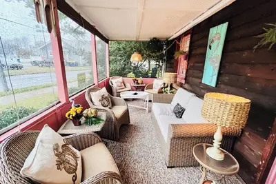 Image de Cozy 2br Beach Cottage w/ Screened Porch – Steps to Boardwalk & Shore!