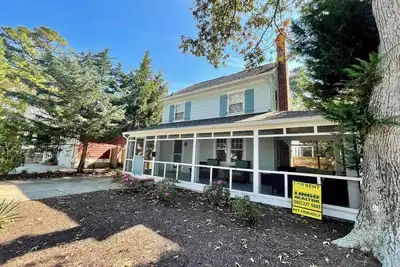 Image de Charming 5br Coastal Cottage–Steps from Rehoboth Beach, Dog-Friendly&Fenced Yard