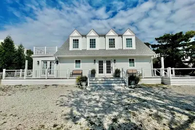 Image de Luxury Beach Cottage in Indian Beach w/ Private Pool & Ensuite Bedrooms!