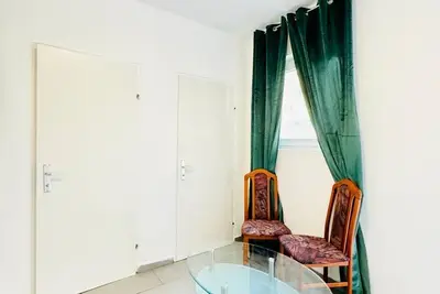 Image de Cozy 2br Apt Sleeps 6 Direct City Access