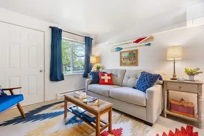 Image de Spacious Apt With Outdoor Firepit and Pickleball