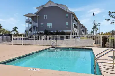 Image de 🏖️Closest to the Pool-Wraparound Deck Ellen's Castle🏖️